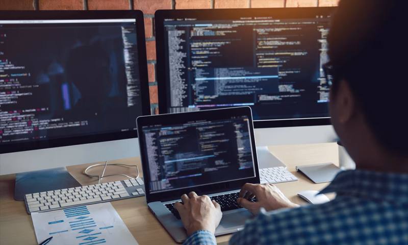 数据科学选型:R与Python如何赋能托克逊县网站建设?